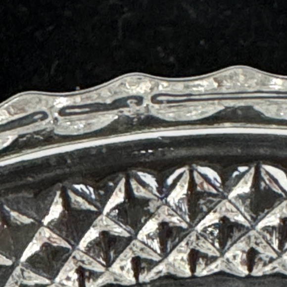 Anchor Hocking Wexford Clear Candy Dish With Diamond Cut Clear Glass. - Picture 8 of 8